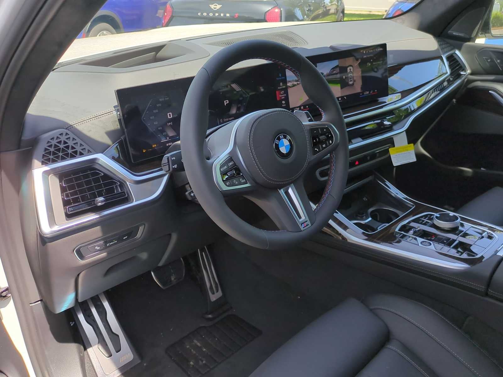 2026 BMW X7 M60i M60i