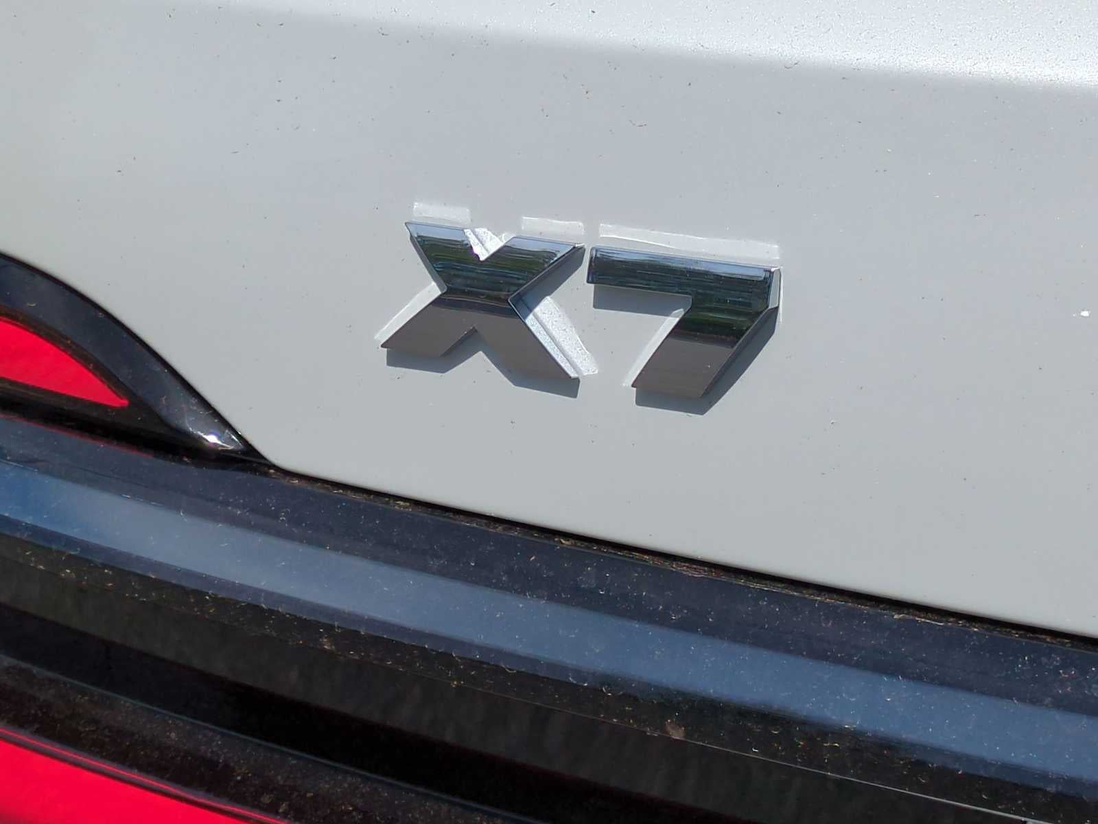 2026 BMW X7 M60i M60i