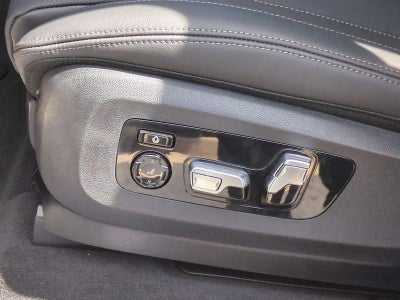 2026 BMW X7 M60i M60i