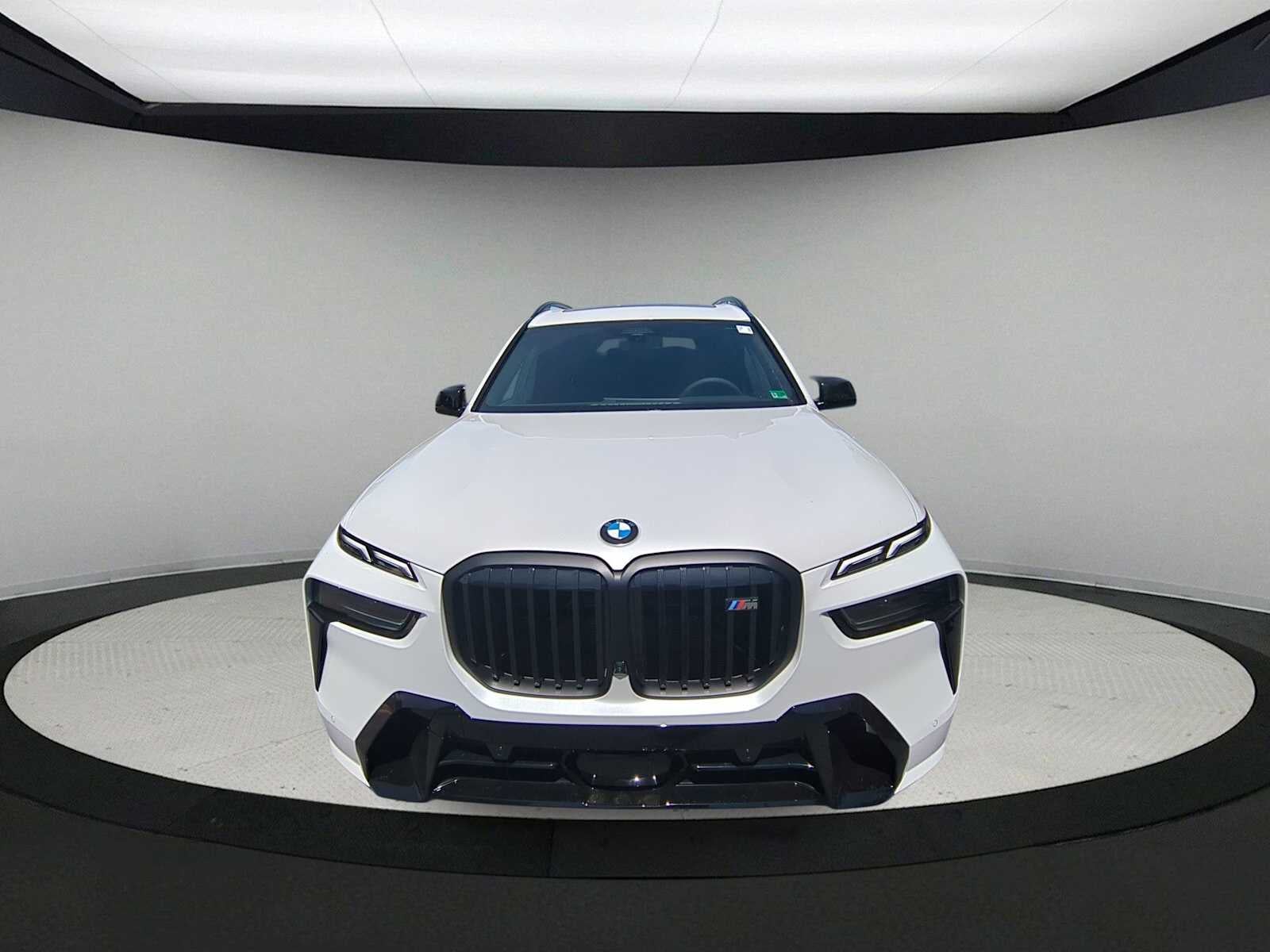 2026 BMW X7 M60i M60i
