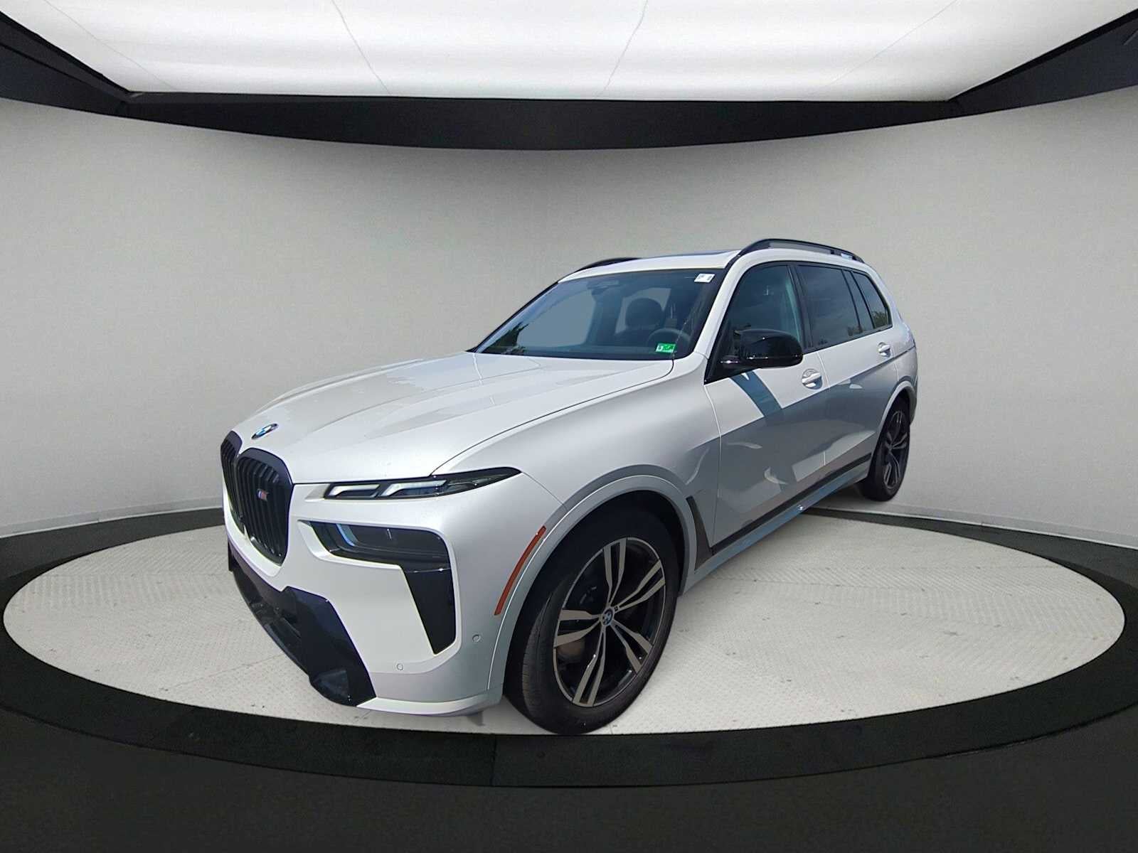 2026 BMW X7 M60i M60i
