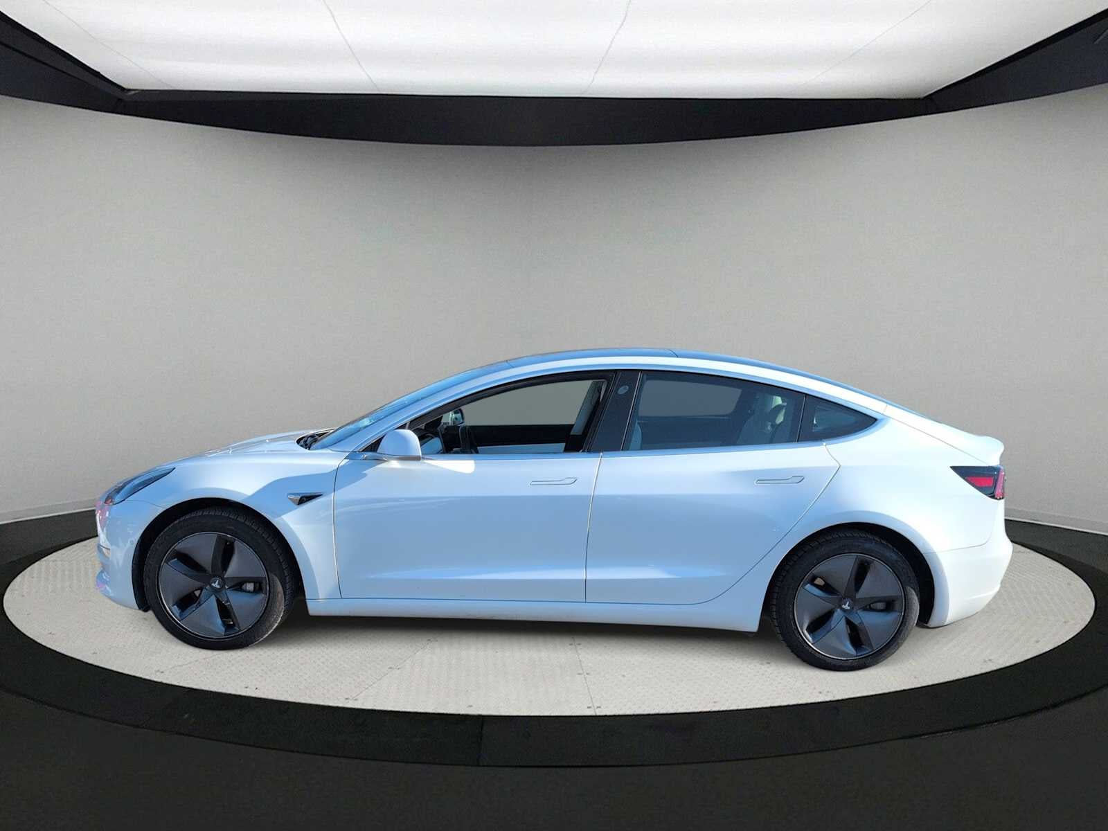 2019 Tesla Model 3 Standard Range Plus