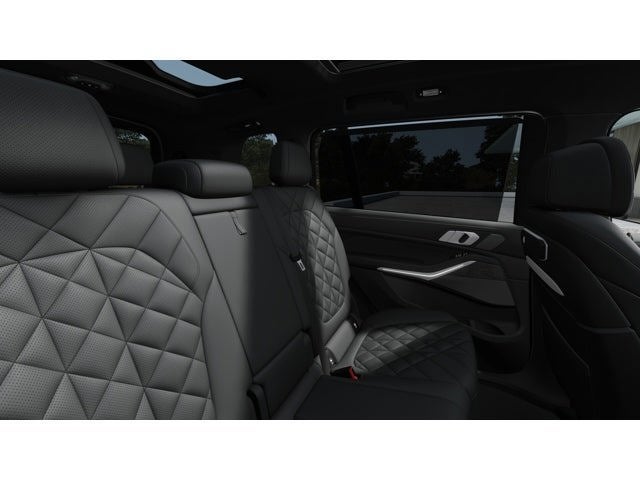 2027 BMW X7 Base
