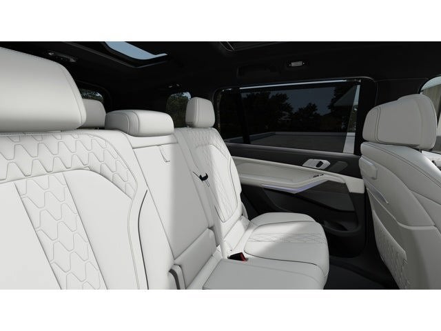 2027 BMW X7 M60i