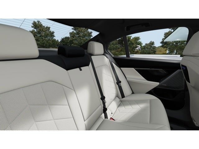 2026 BMW 550e 550e xDrive