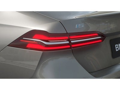 2026 BMW i5 xDrive40