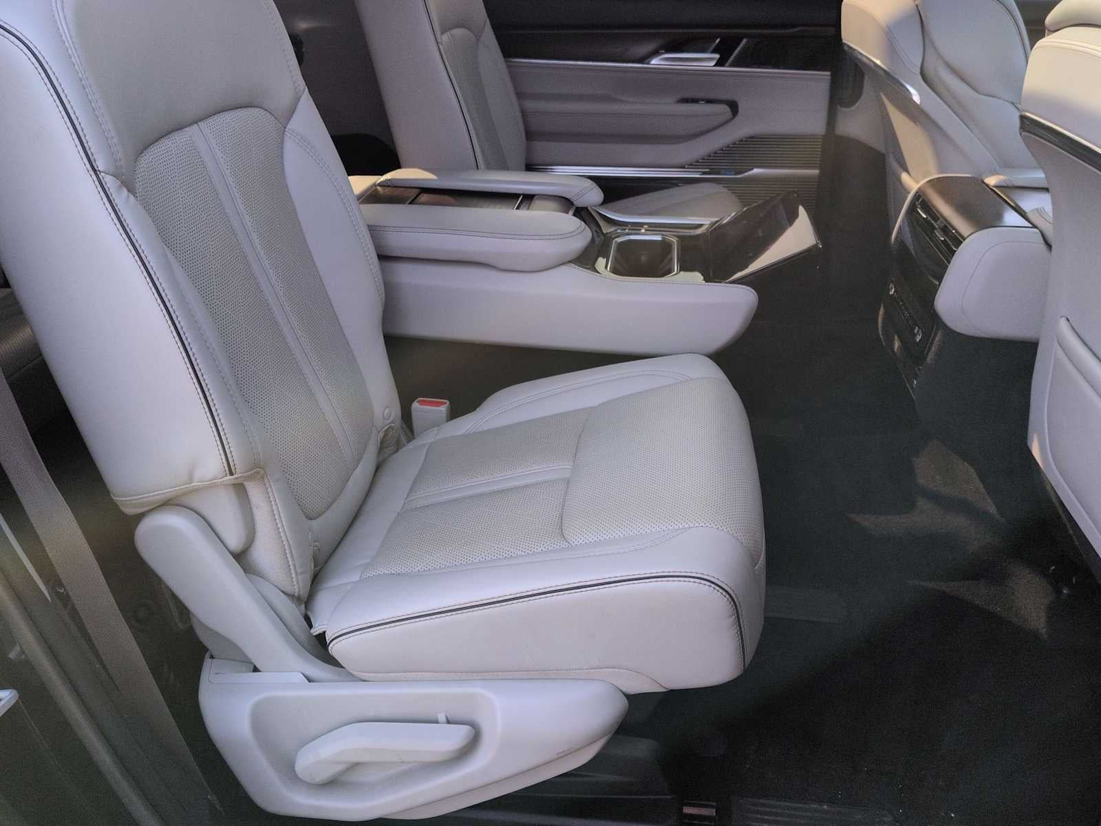 2023 Jeep Grand Wagoneer Series II