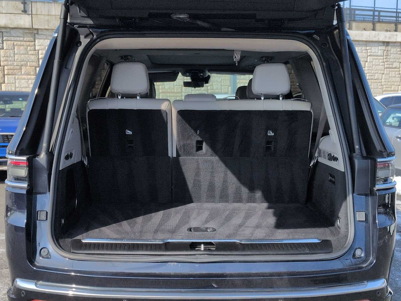 2023 Jeep Grand Wagoneer Series II