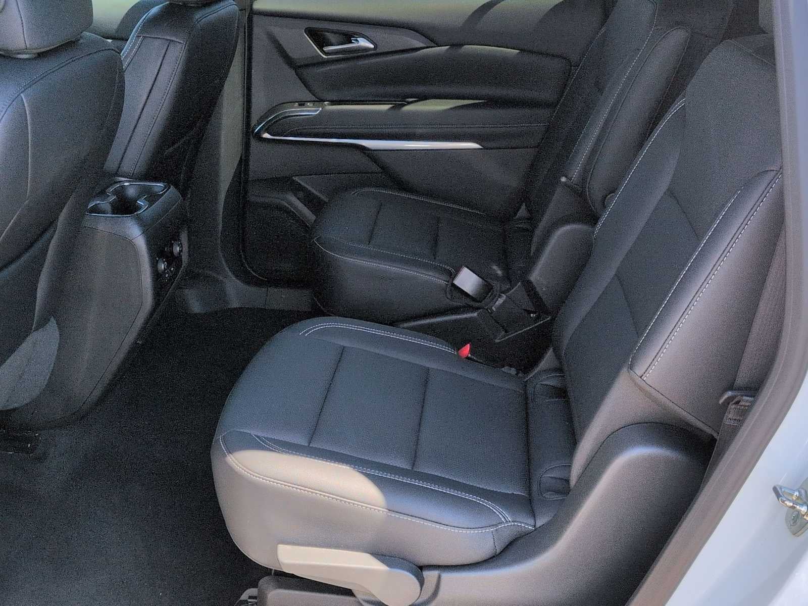 2025 Chevrolet Traverse AWD LT