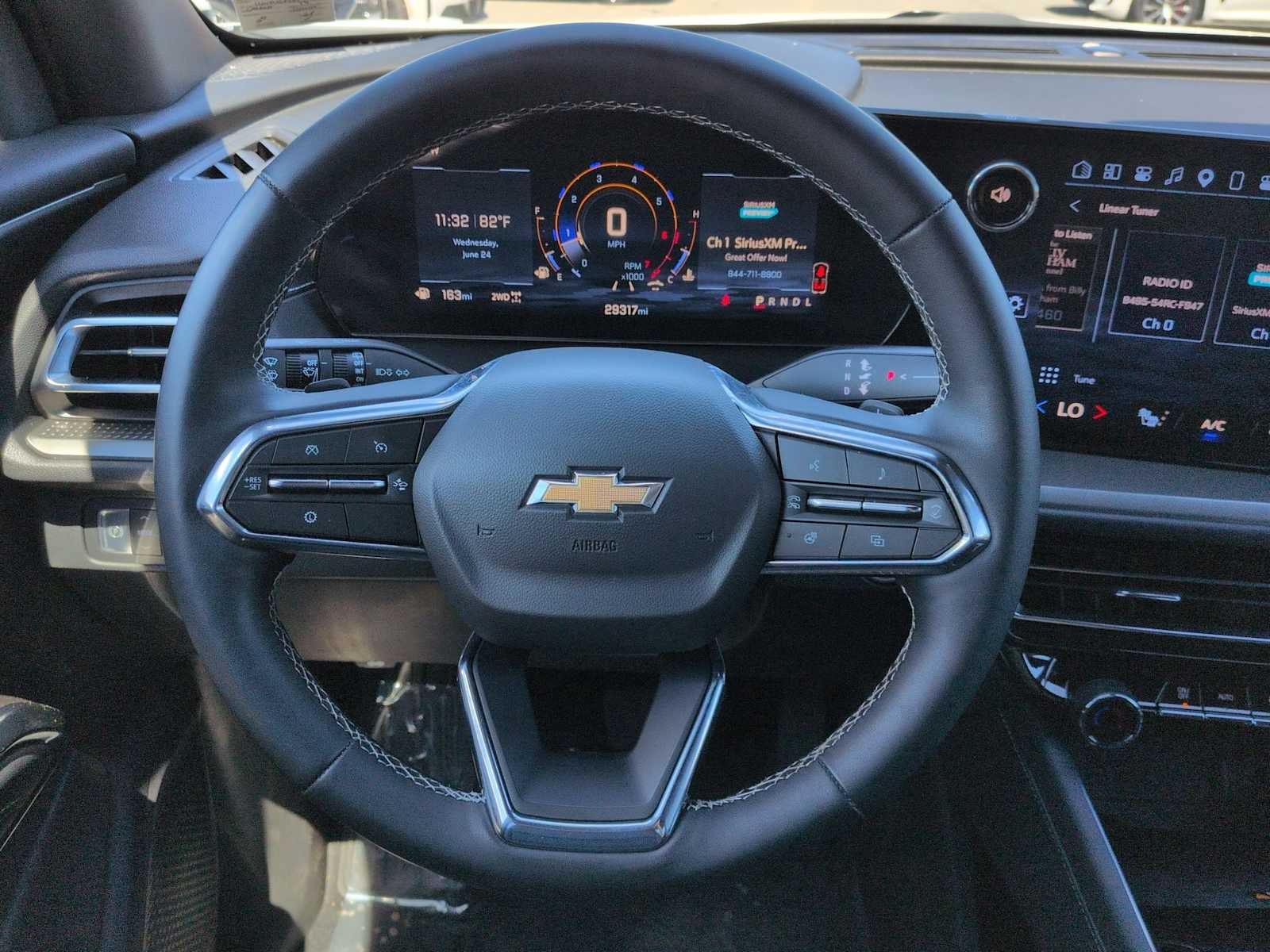 2025 Chevrolet Traverse AWD LT
