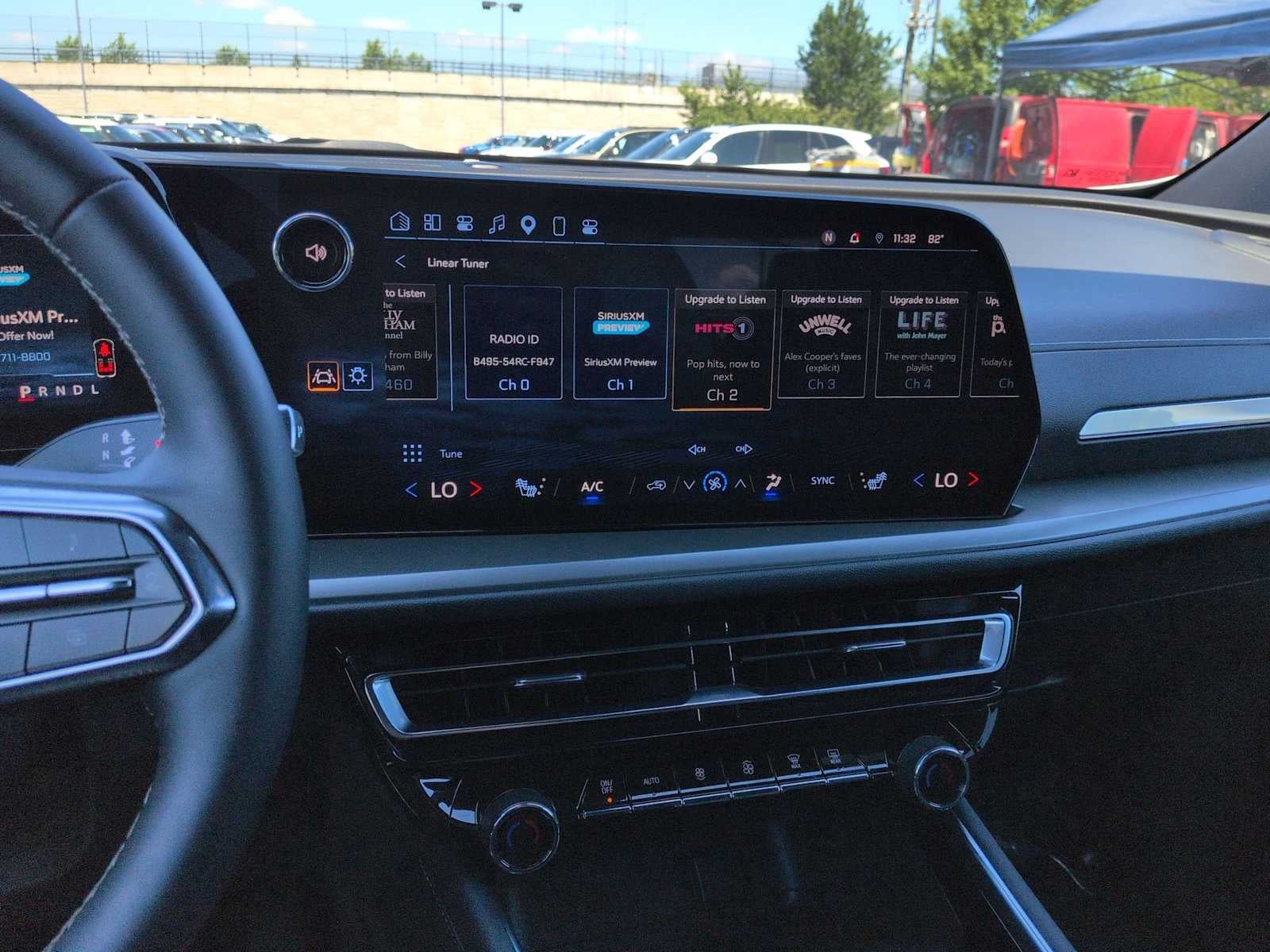 2025 Chevrolet Traverse AWD LT