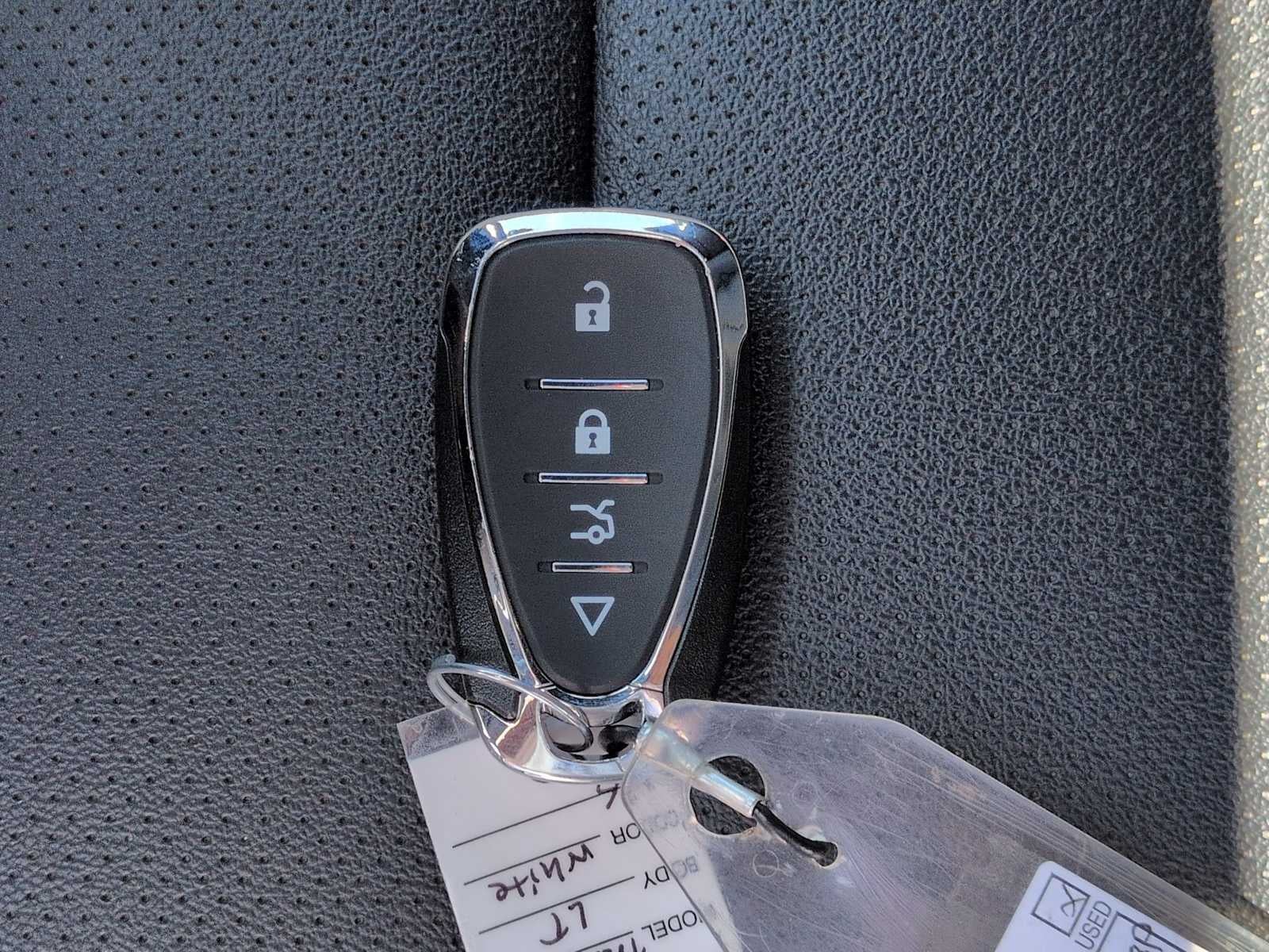 2025 Chevrolet Traverse AWD LT