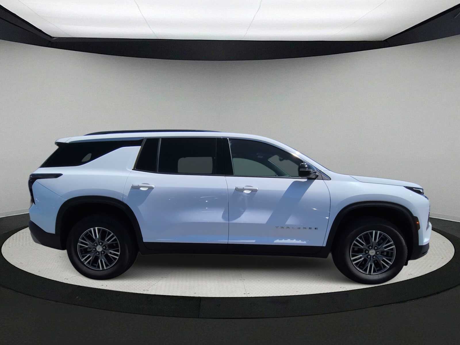 2025 Chevrolet Traverse AWD LT