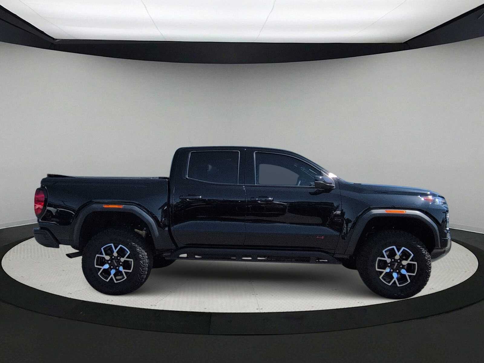 2024 GMC Canyon 4WD AT4X
