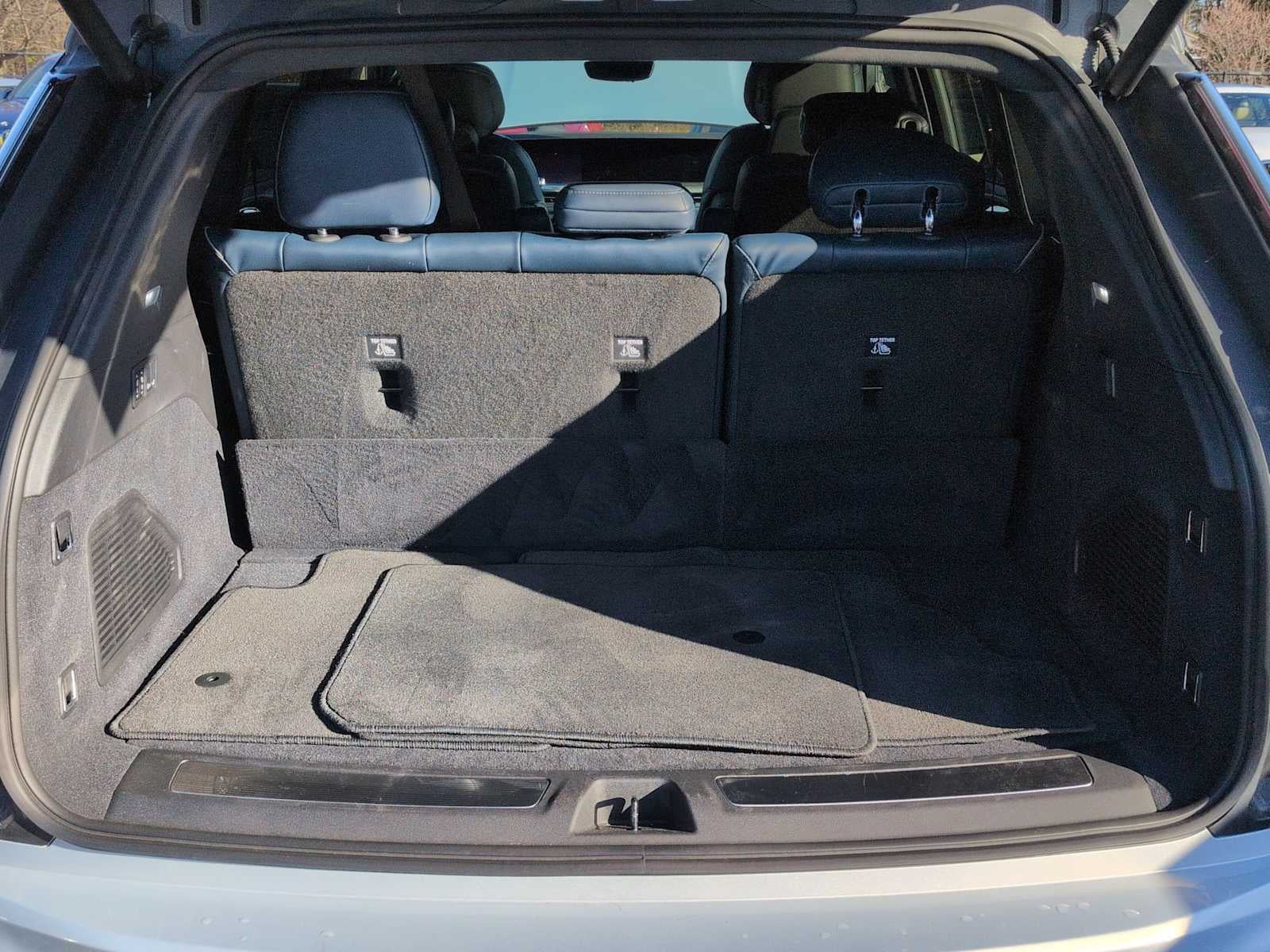 2025 Cadillac ESCALADE IQ Luxury 2