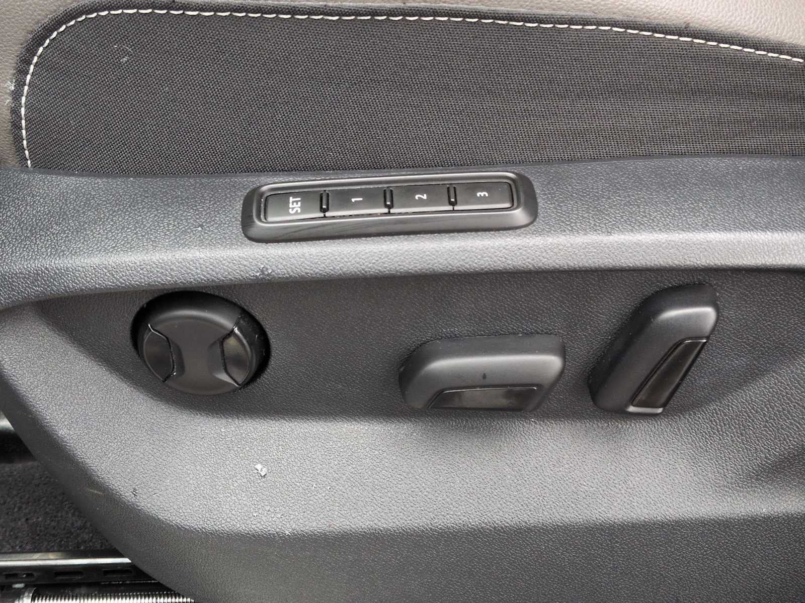 2021 Volkswagen Atlas Cross Sport 3.6L V6 SEL Premium R-Line