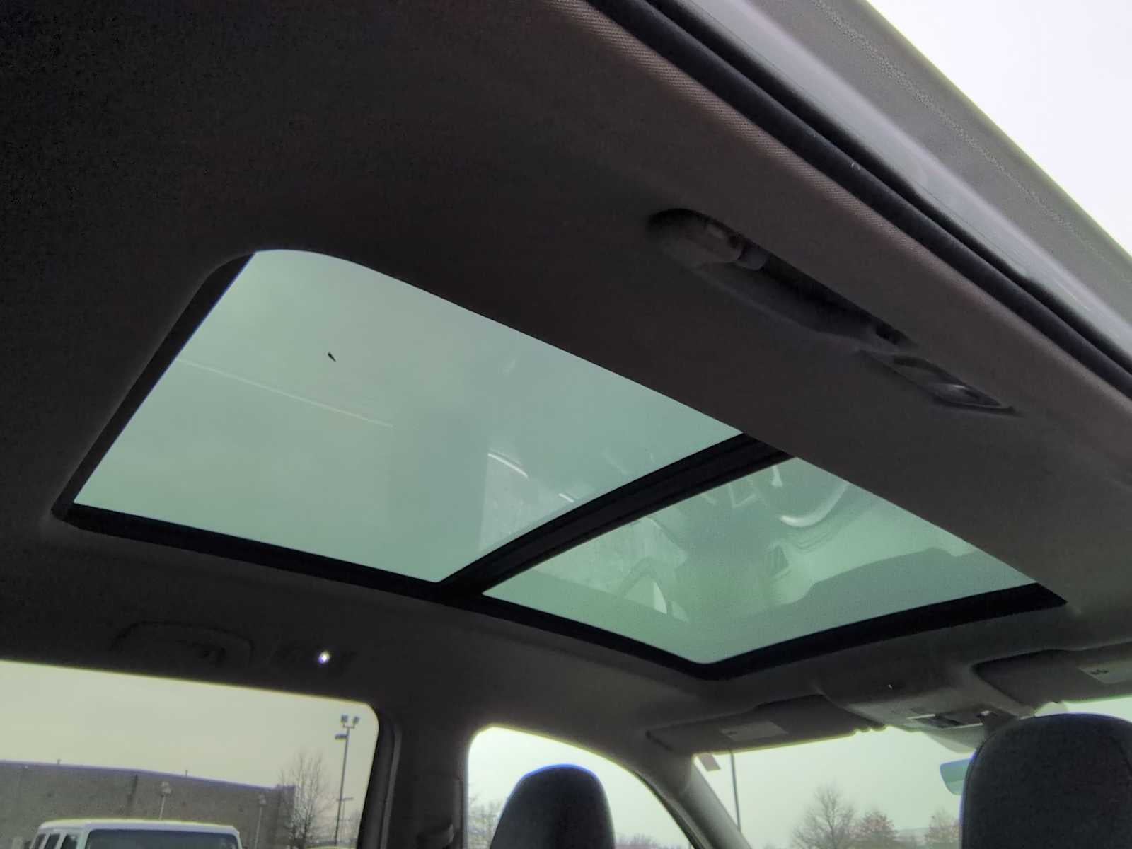 2022 Volkswagen Atlas 3.6L V6 SEL Premium R-Line