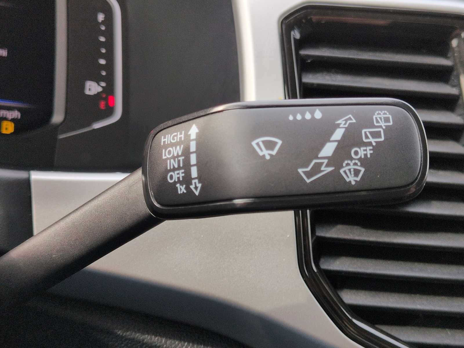 2022 Volkswagen Atlas 3.6L V6 SEL Premium R-Line