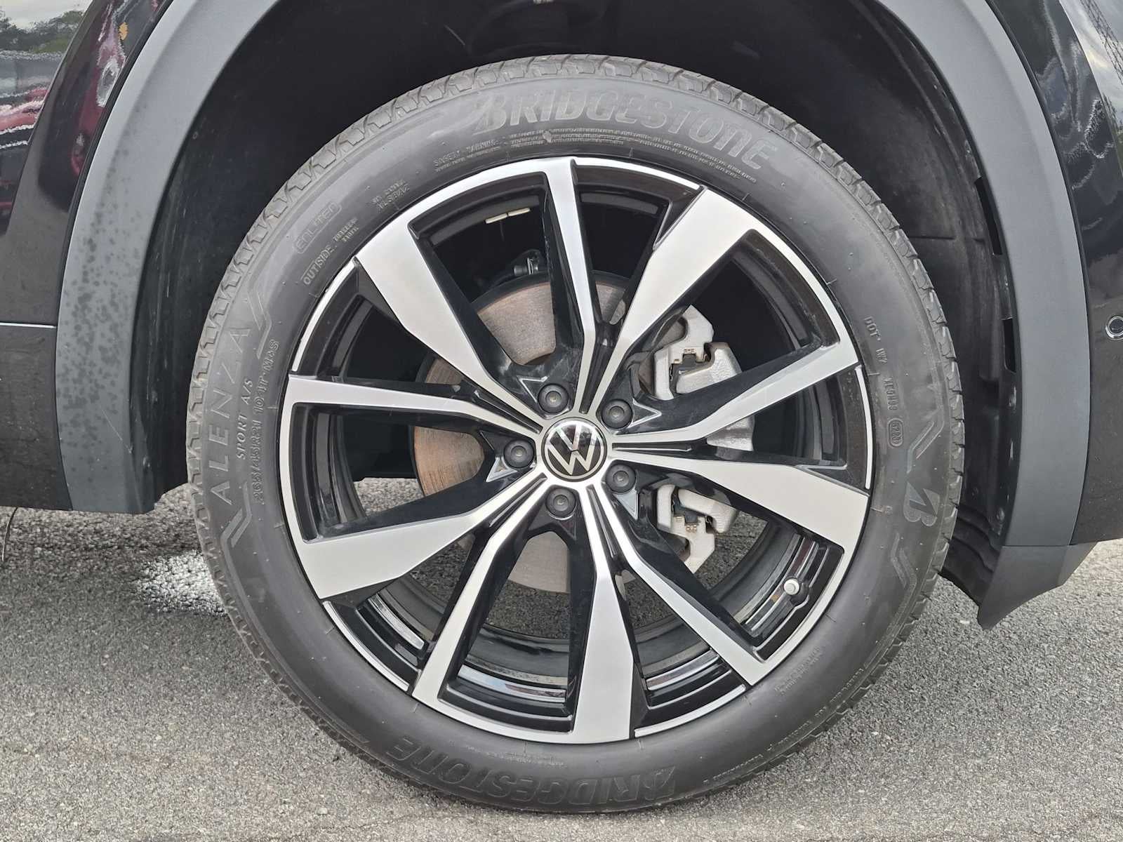 2024 Volkswagen Atlas 2.0T SEL Premium R-Line
