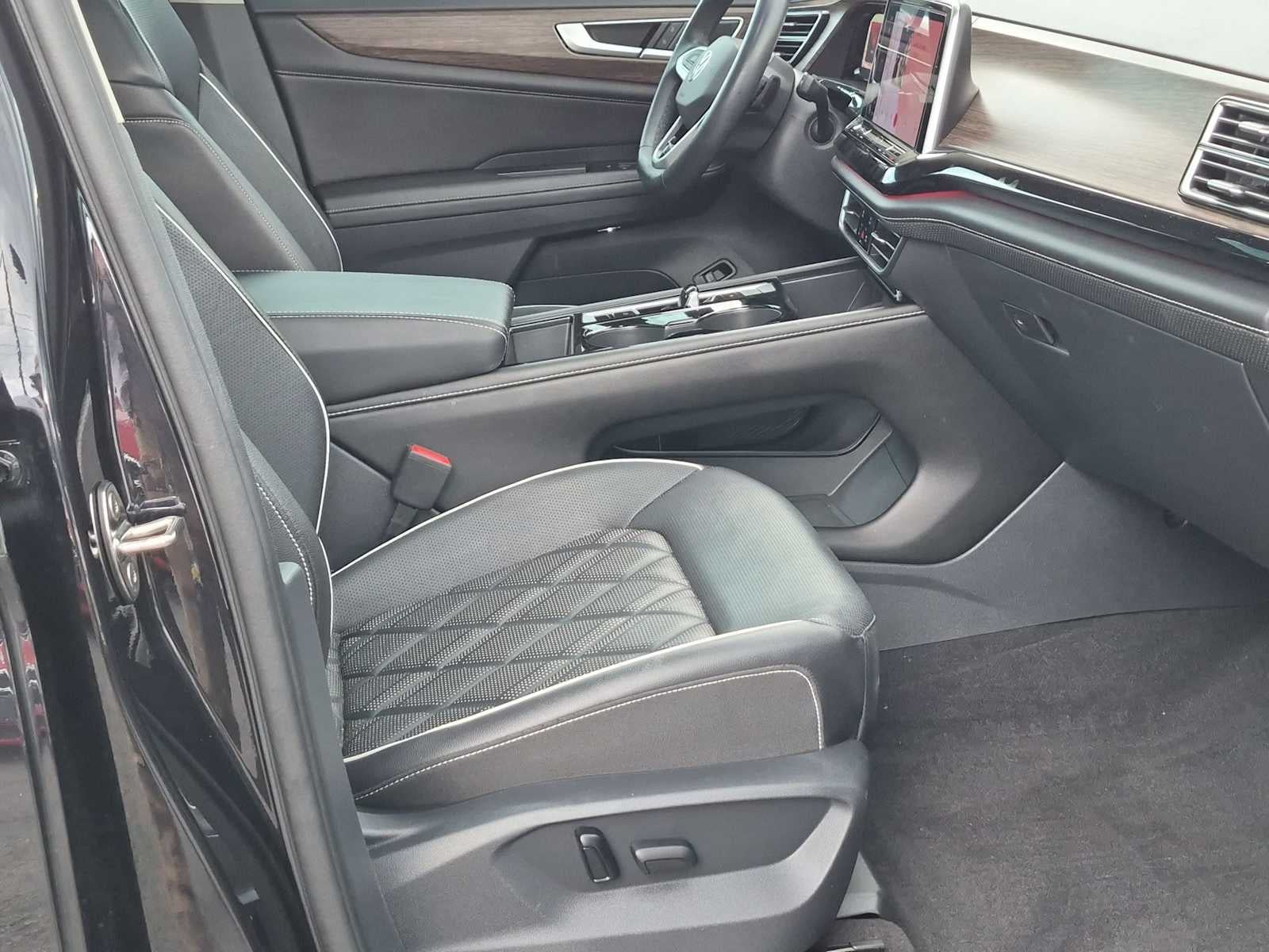 2024 Volkswagen Atlas 2.0T SEL Premium R-Line