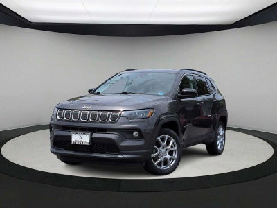 2022 Jeep Compass Latitude Lux