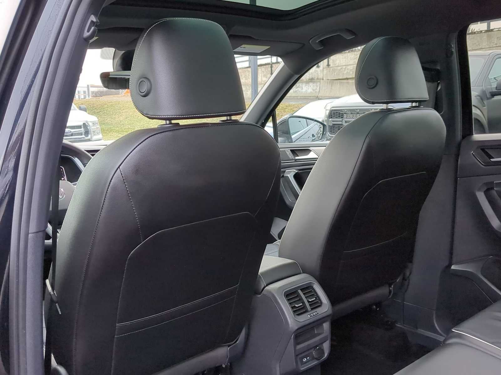 2024 Volkswagen Tiguan SEL R-Line