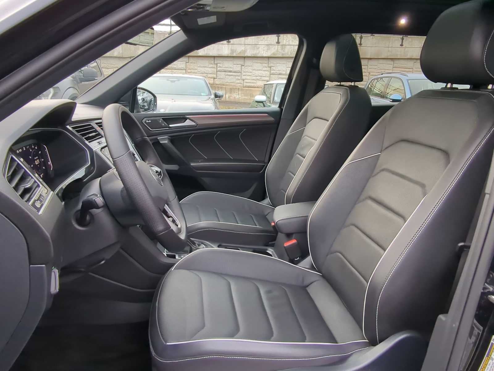 2024 Volkswagen Tiguan SEL R-Line