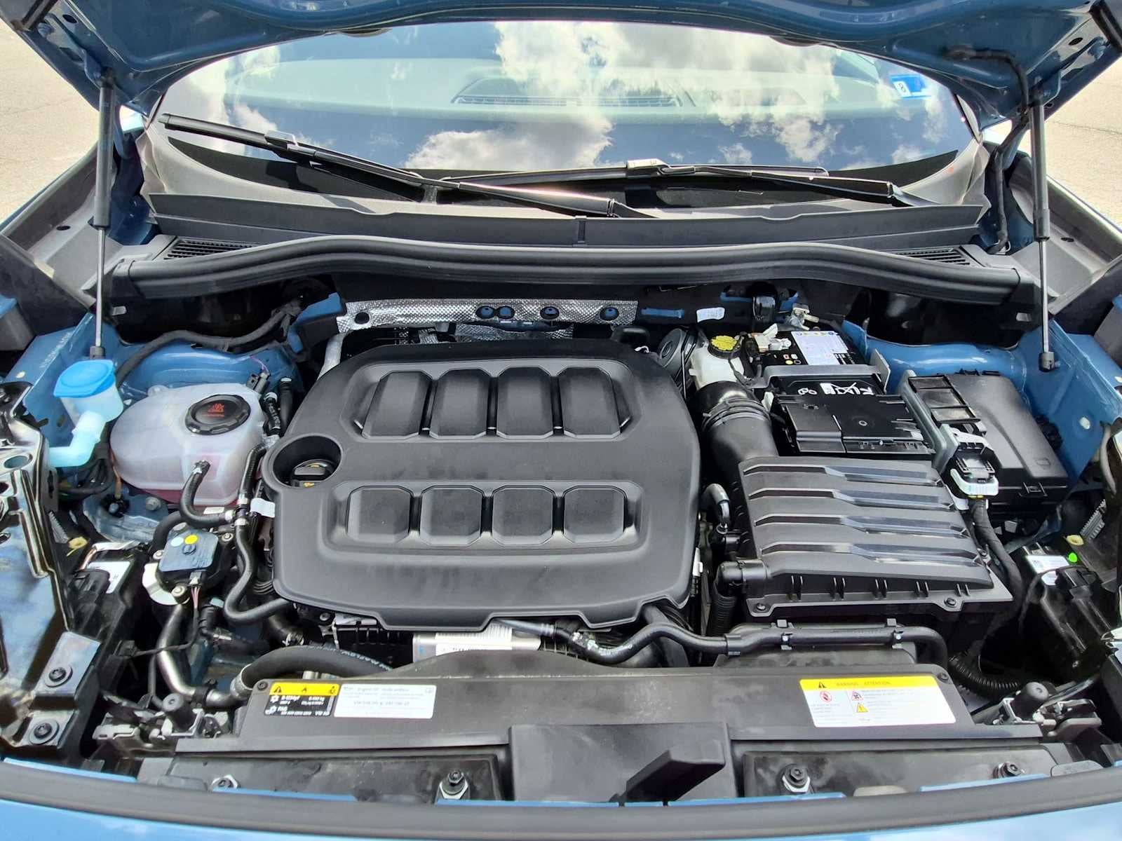 2025 Volkswagen Tiguan SE R-Line Black