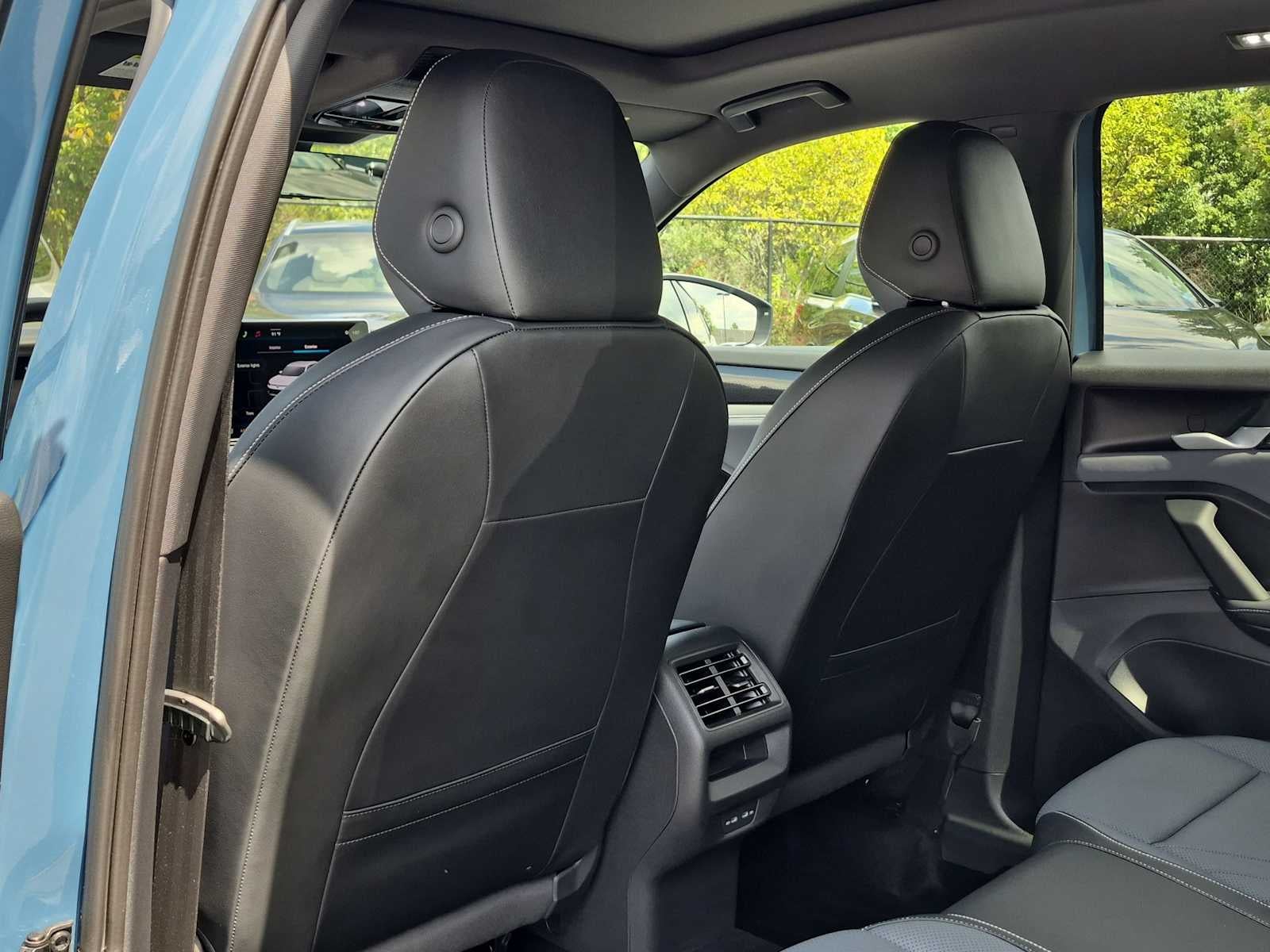 2025 Volkswagen Tiguan SE R-Line Black