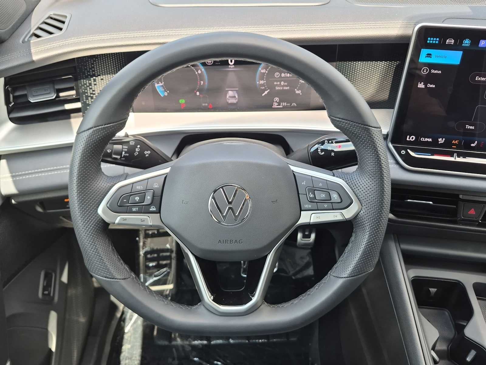 2025 Volkswagen Tiguan SE R-Line Black