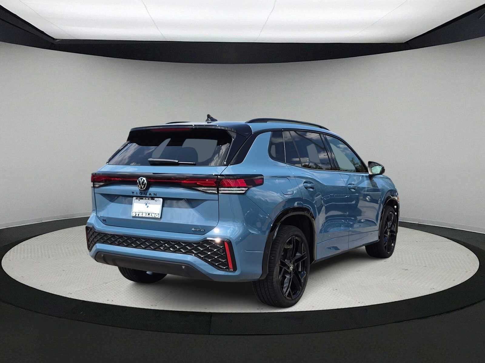 2025 Volkswagen Tiguan SE R-Line Black