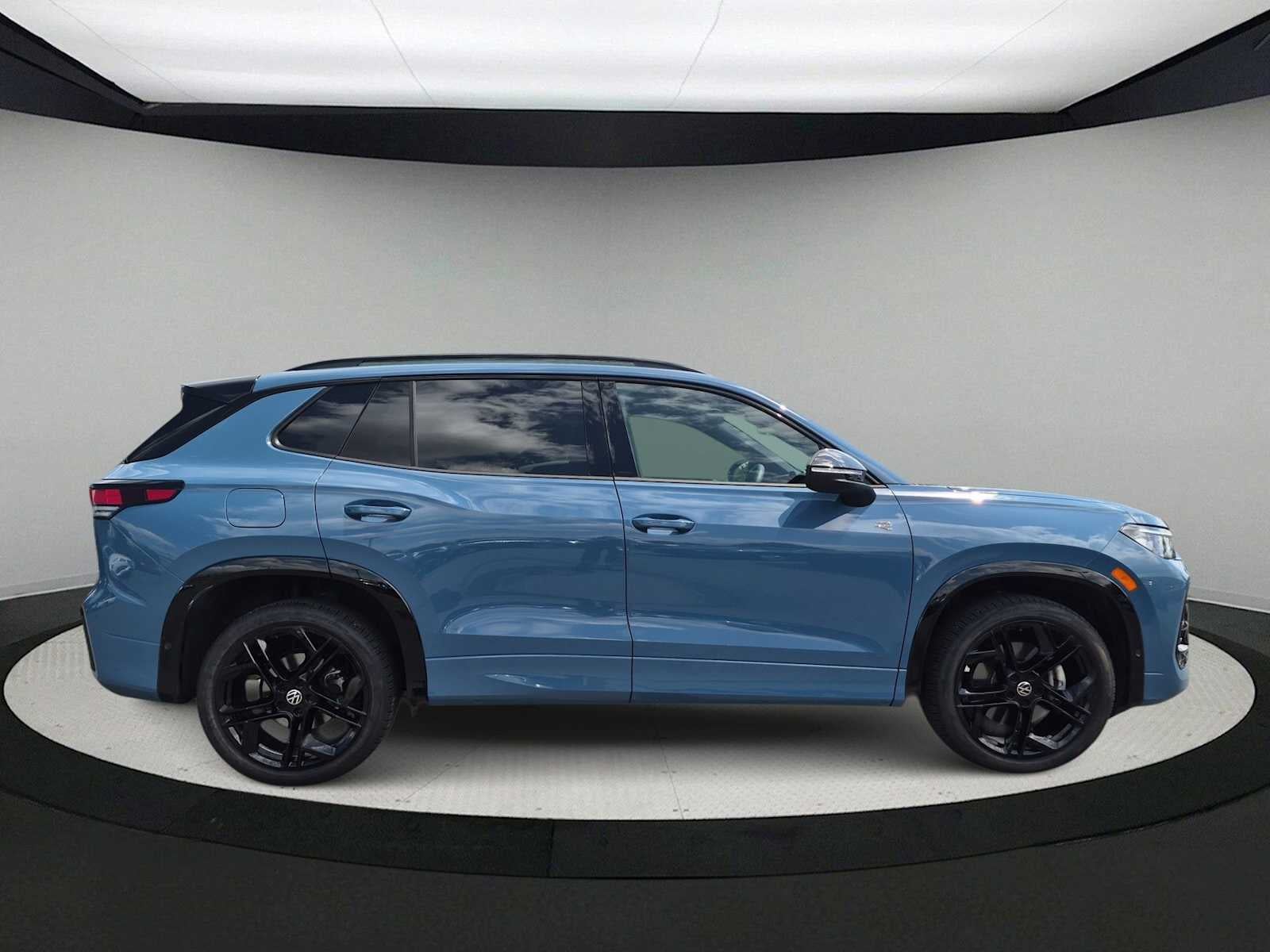 2025 Volkswagen Tiguan SE R-Line Black