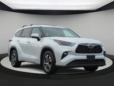 2022 Toyota Highlander Hybrid XLE