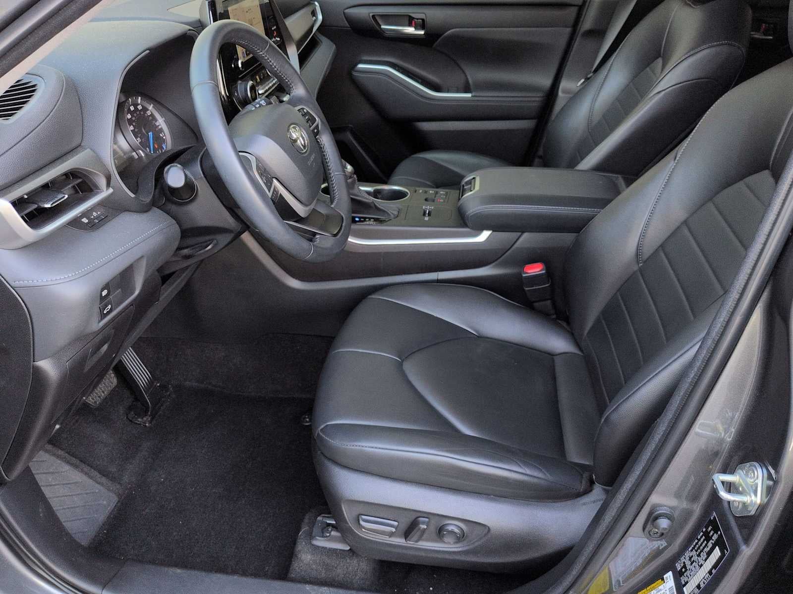 2023 Toyota Highlander Hybrid XLE