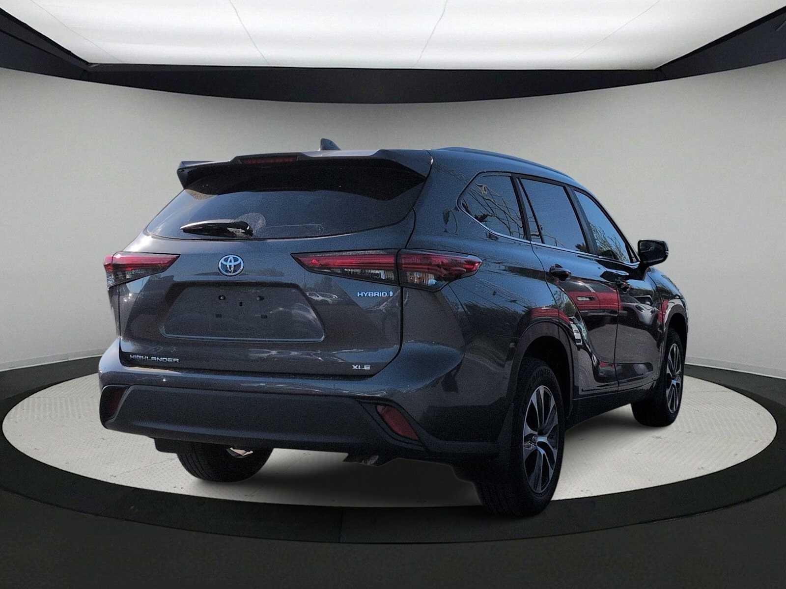 2023 Toyota Highlander Hybrid XLE