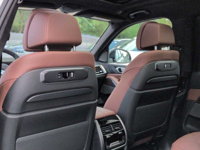2027 BMW X7 xDrive40i