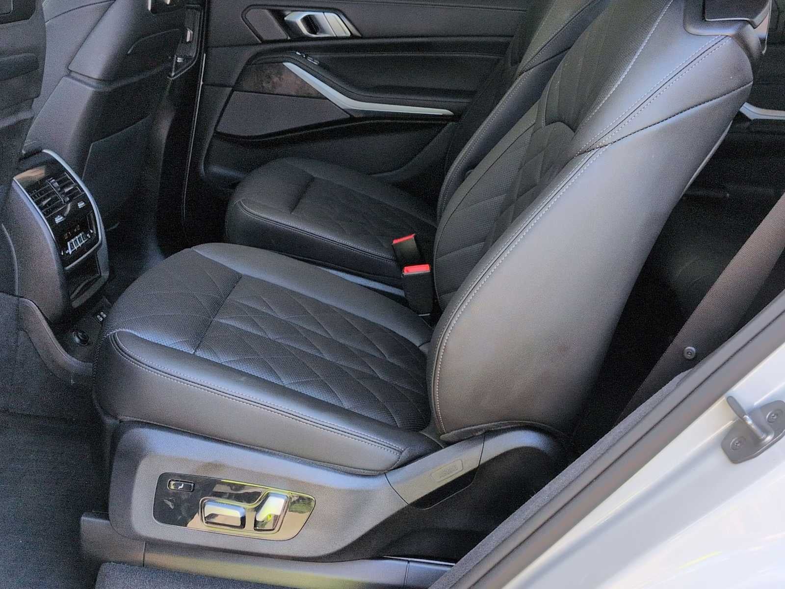 2026 BMW X7 xDrive40i xDrive40i