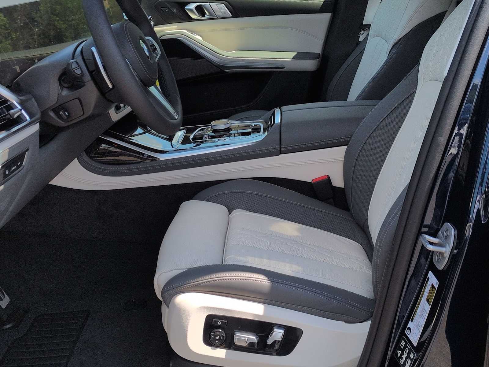 2027 BMW X7 xDrive40i xDrive40i