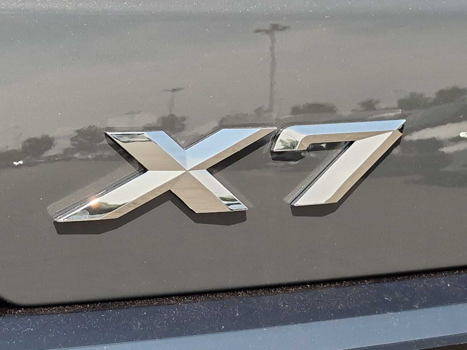 2027 BMW X7 xDrive40i