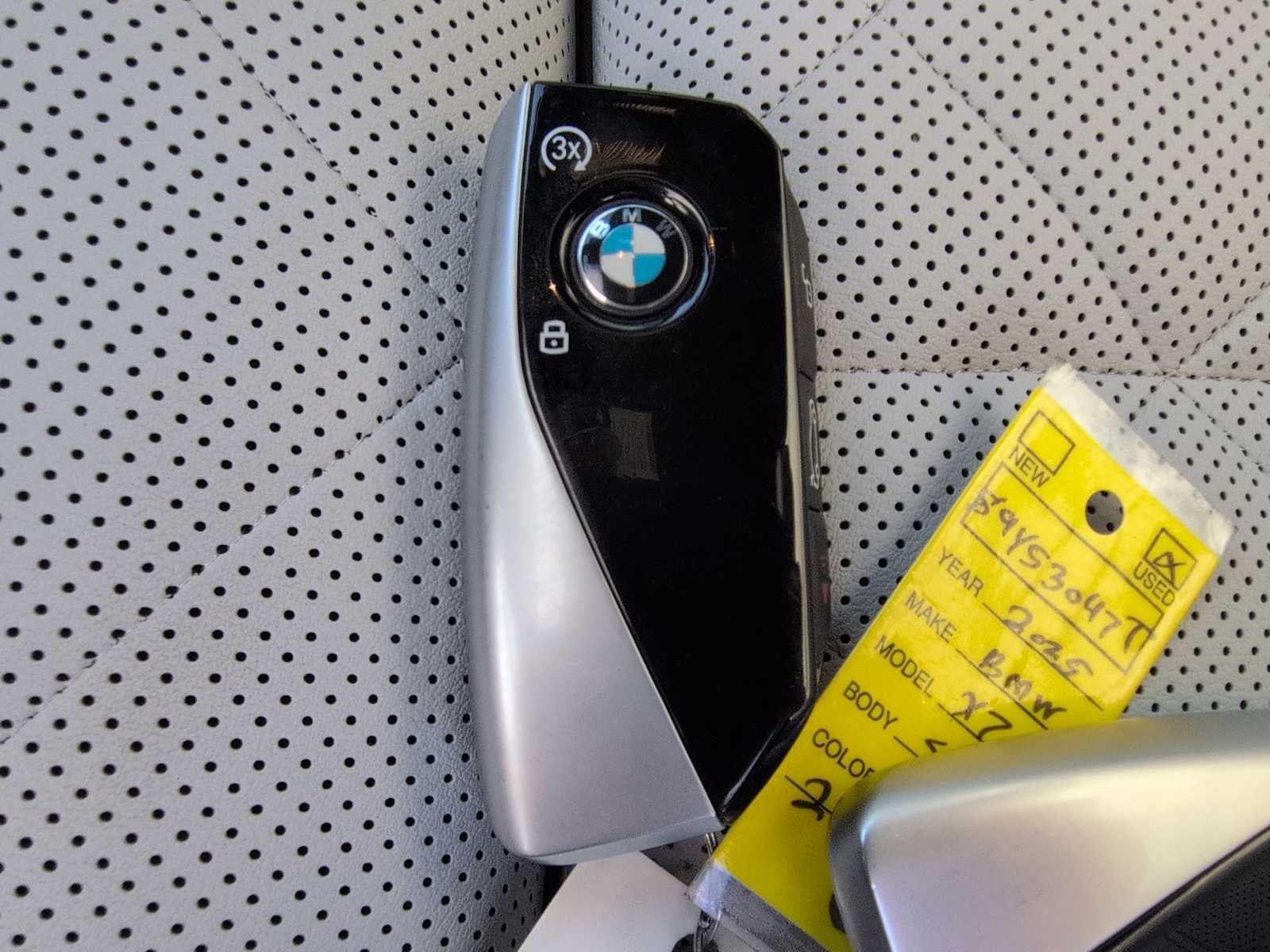 2025 BMW X7 xDrive40i