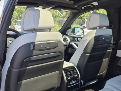 2027 BMW X7 xDrive40i
