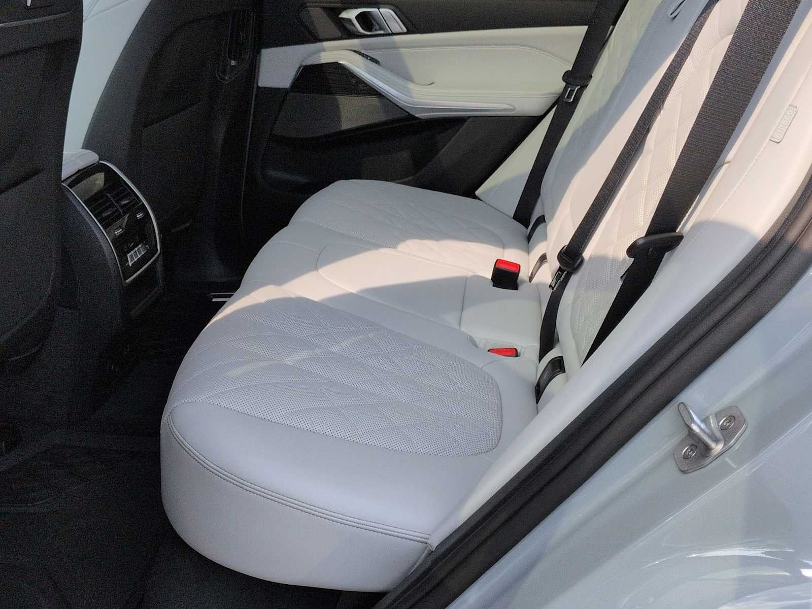 2026 BMW X5 xDrive40i xDrive40i