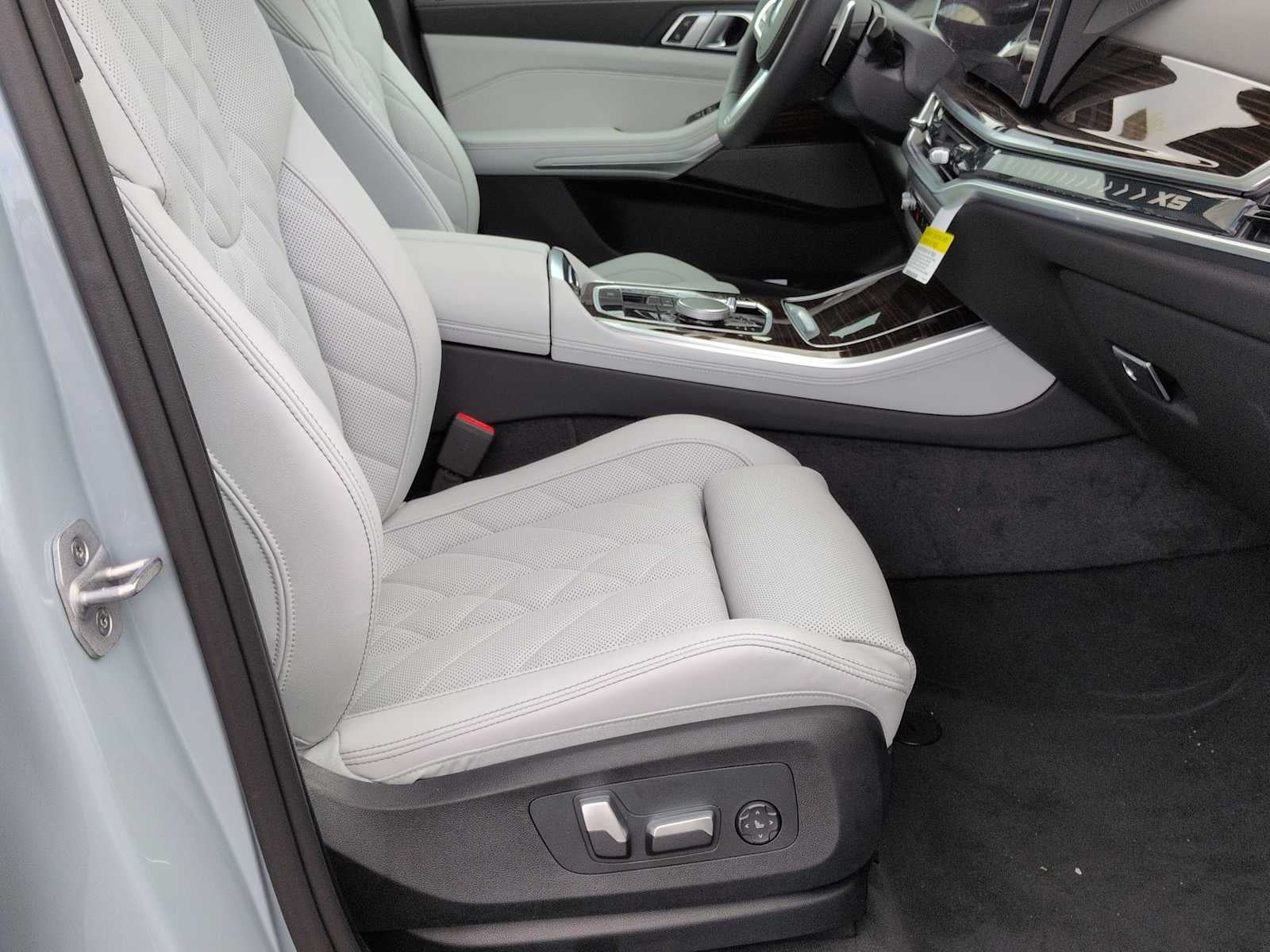 2026 BMW X5 xDrive40i xDrive40i