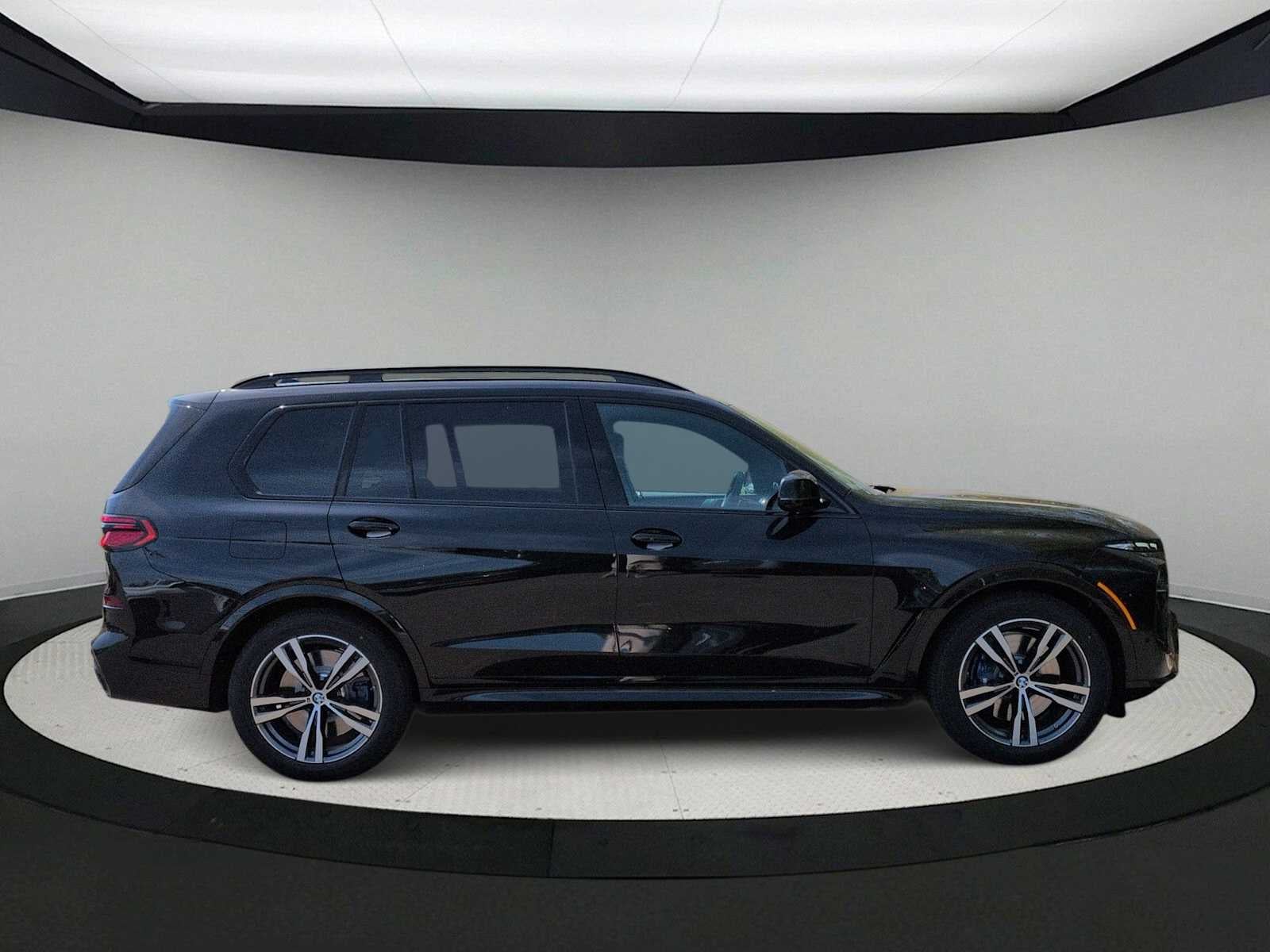 2027 BMW X7 M60i M60i xDrive