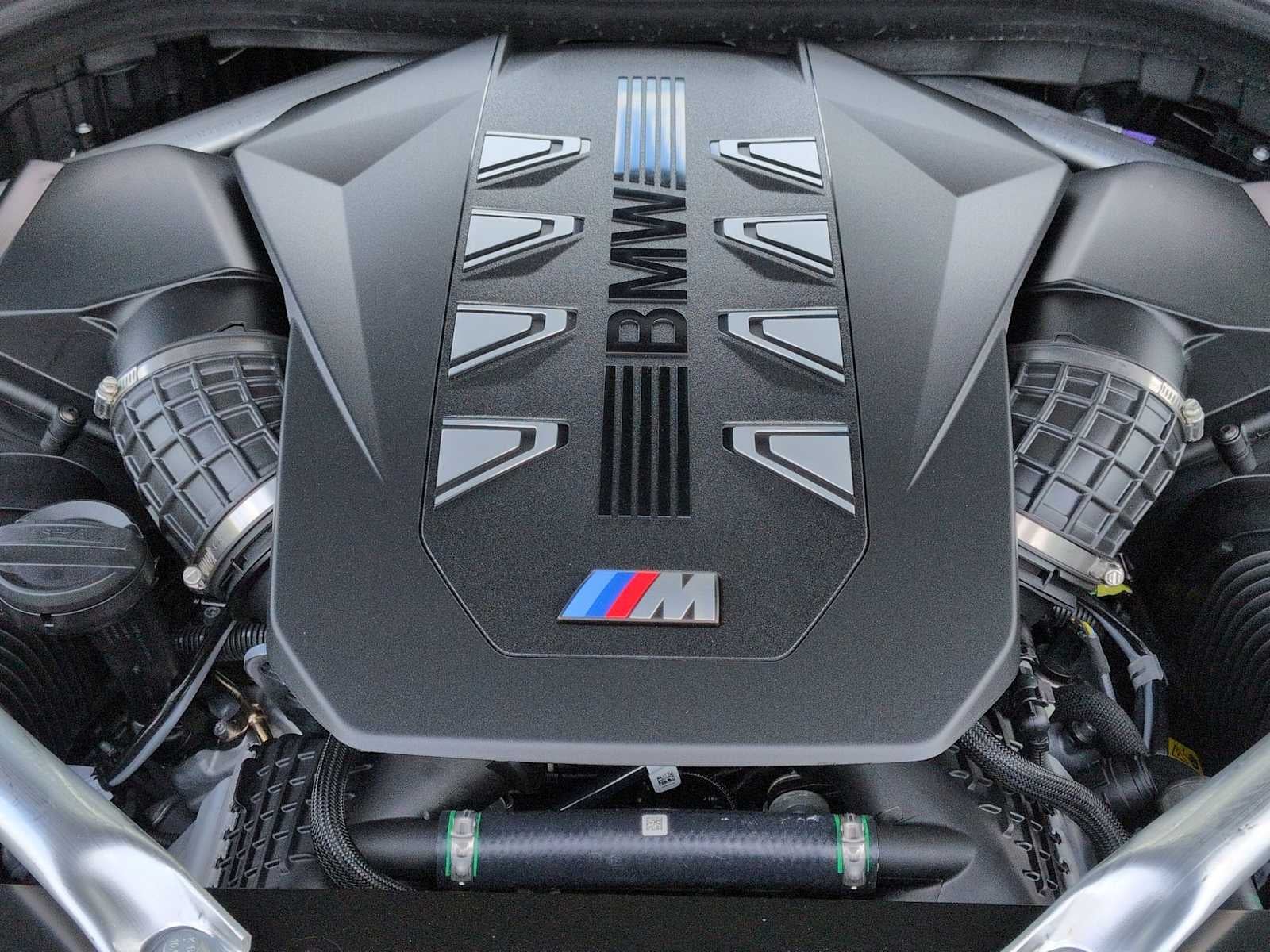 2027 BMW X7 M60i M60i