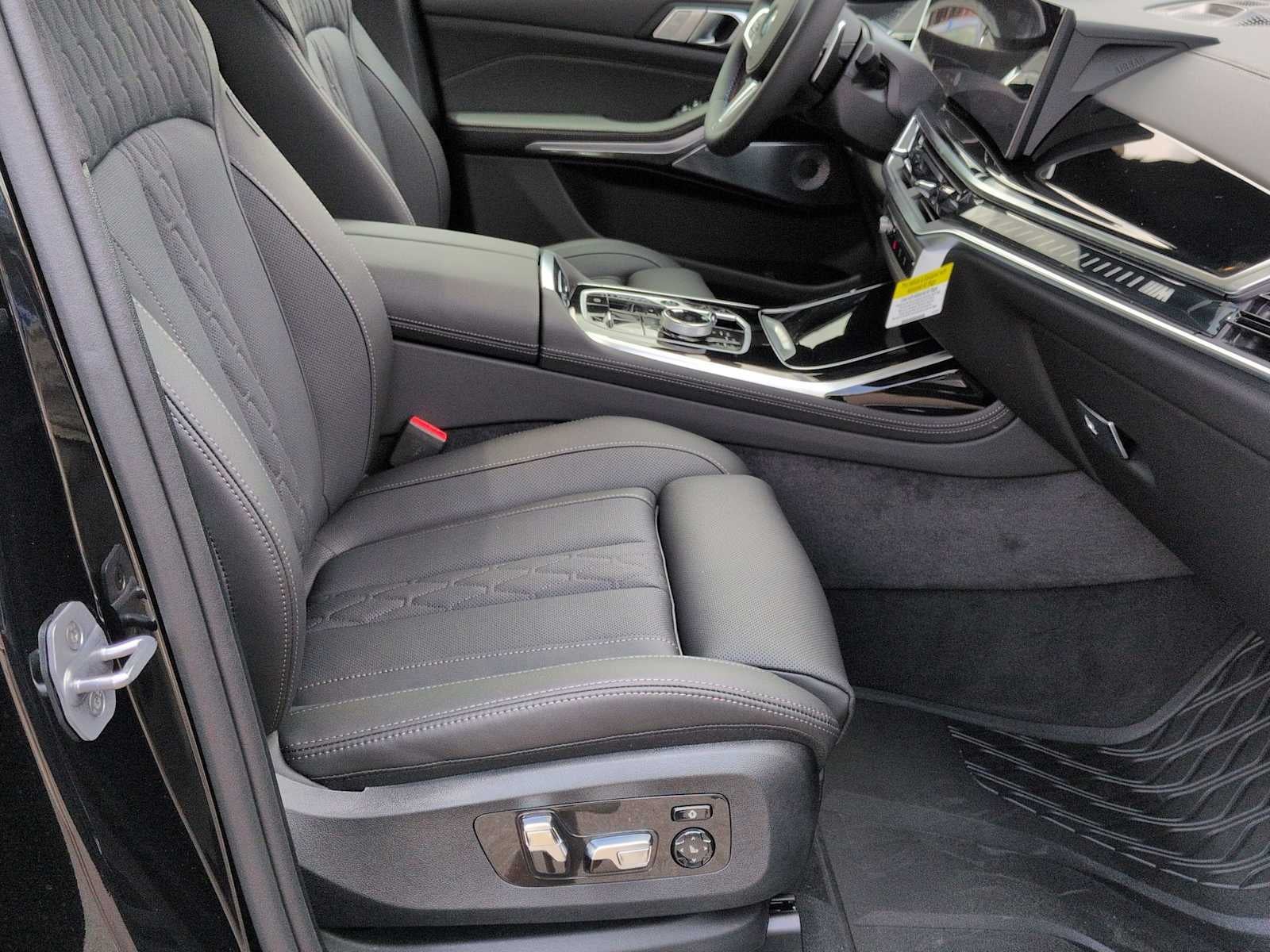 2027 BMW X7 M60i M60i