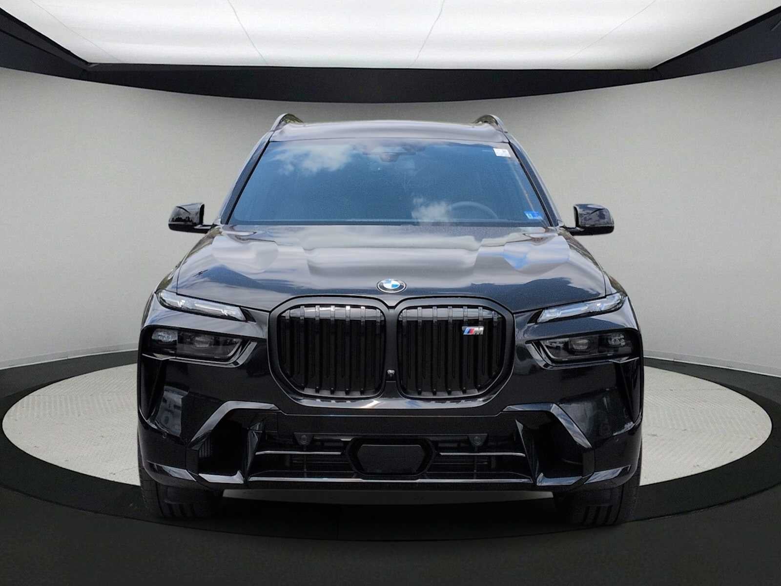 2027 BMW X7 M60i M60i