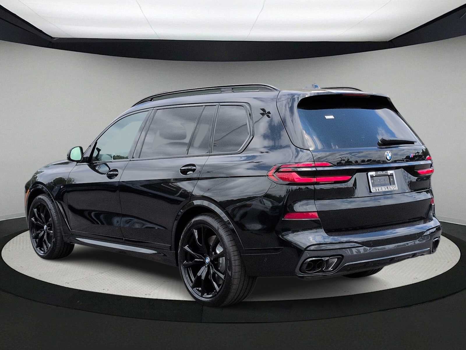 2027 BMW X7 M60i M60i