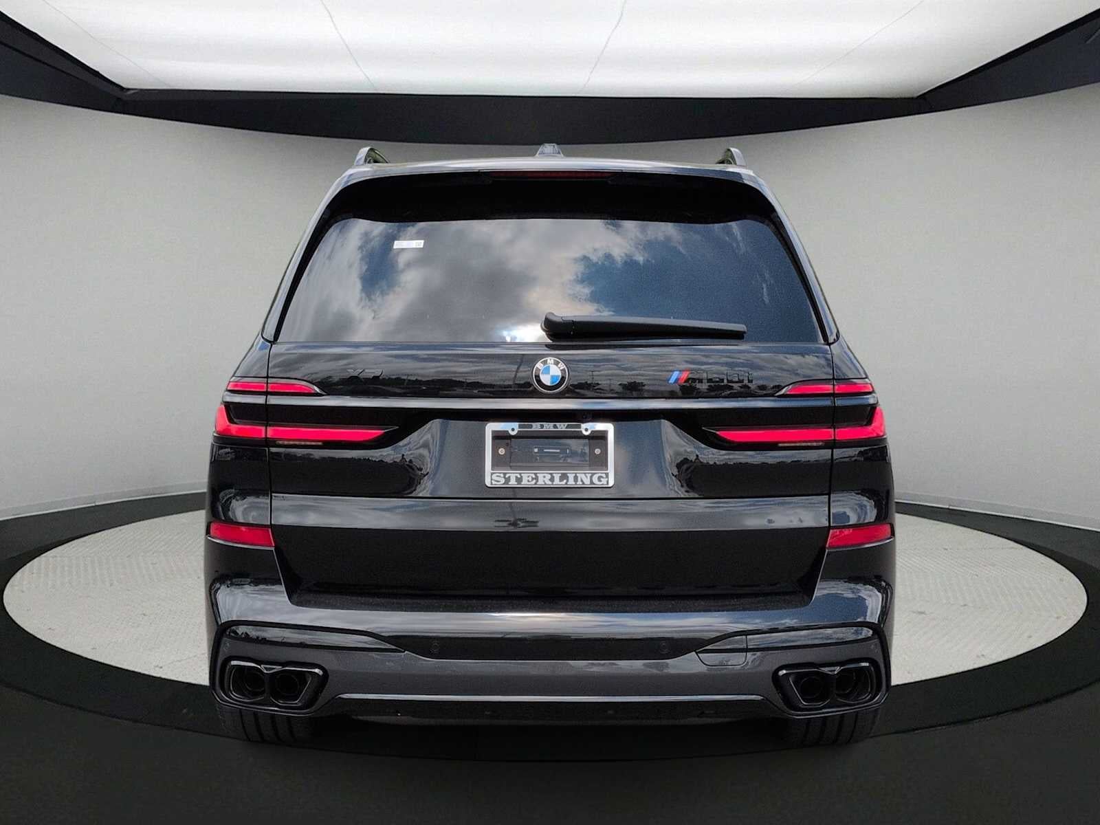 2027 BMW X7 M60i M60i