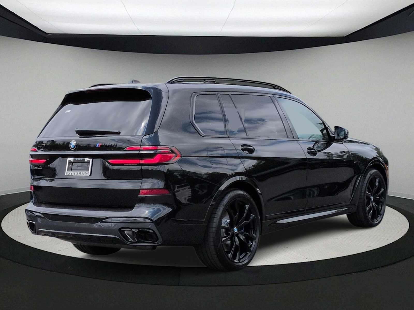 2027 BMW X7 M60i M60i